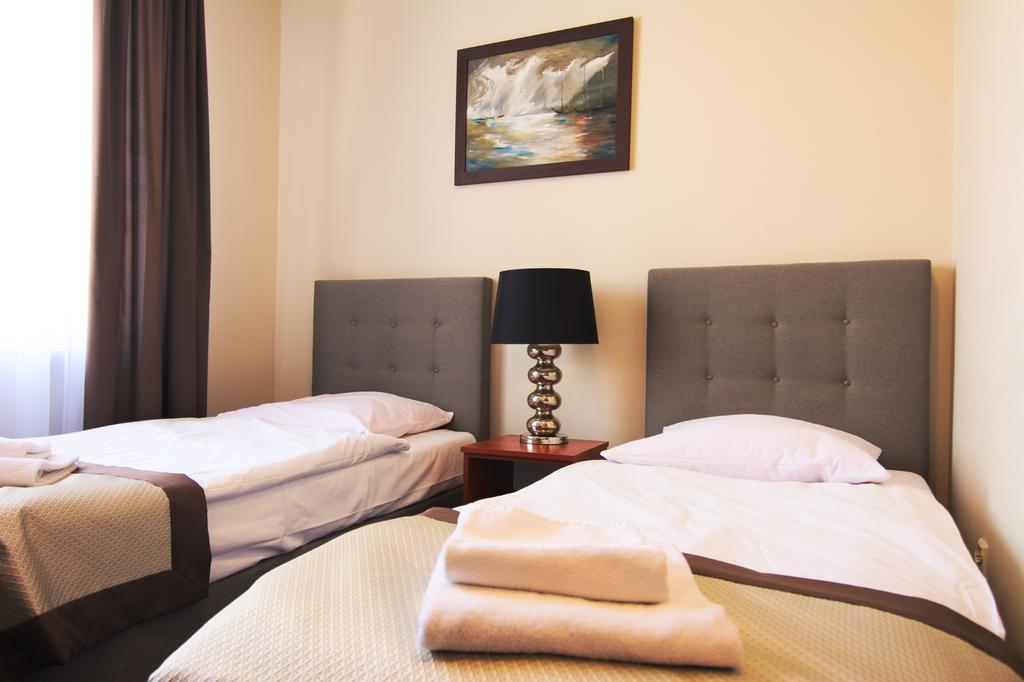 Centrum Konferencyjno-apartamentowe Mrowka 3*